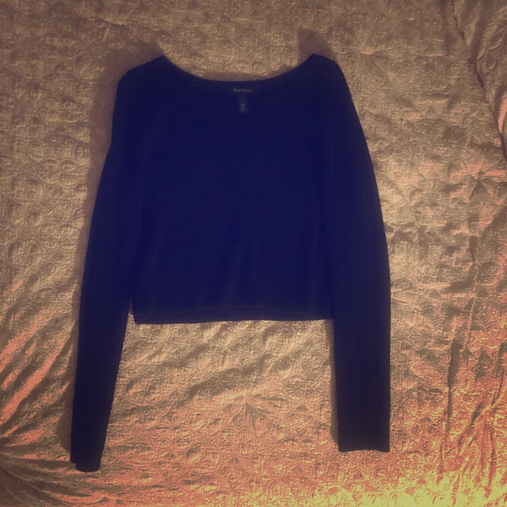 Black cable knit sweater! Crop!